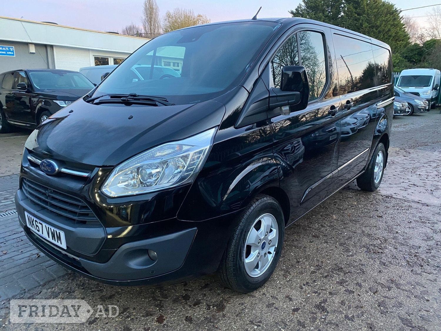[ berth ]Ford Transit Custom