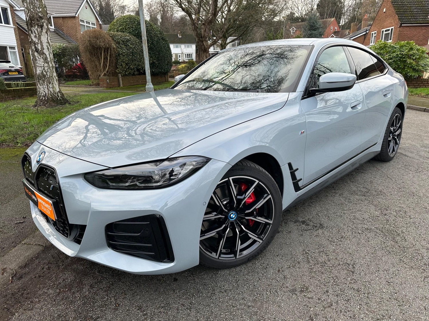 [ berth ]BMW i4