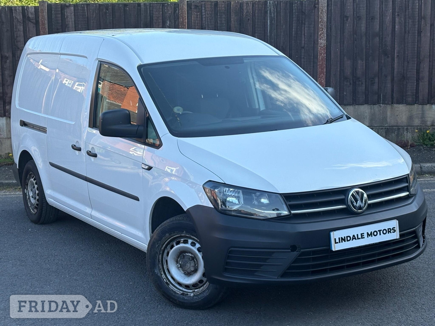 Volkswagen Caddy Maxi 2016 in Oldham