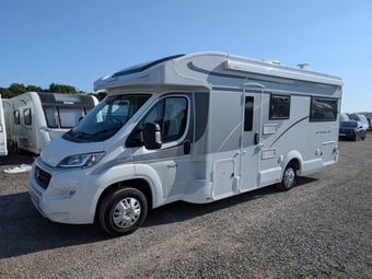 Roller Team Auto-Roller 747 Hab Air Con | Solar | Cycle Carrier 2020 for sale