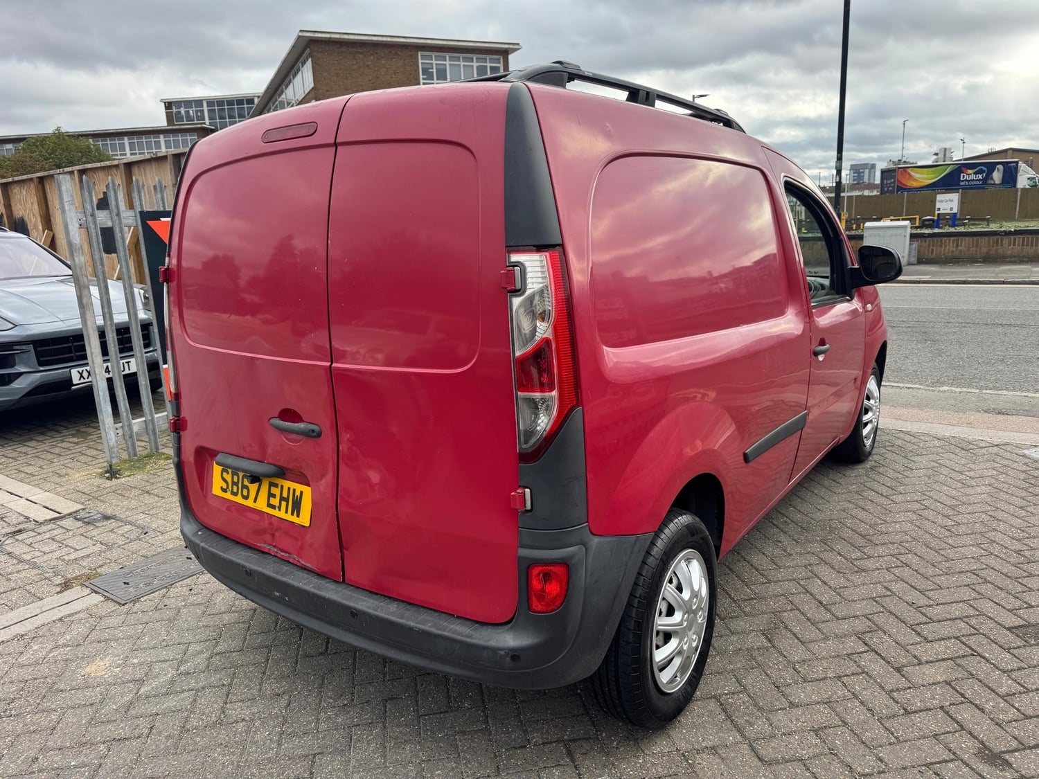 Renault Kangoo 2017 - Vans & Commercial Vehicles in Slough
