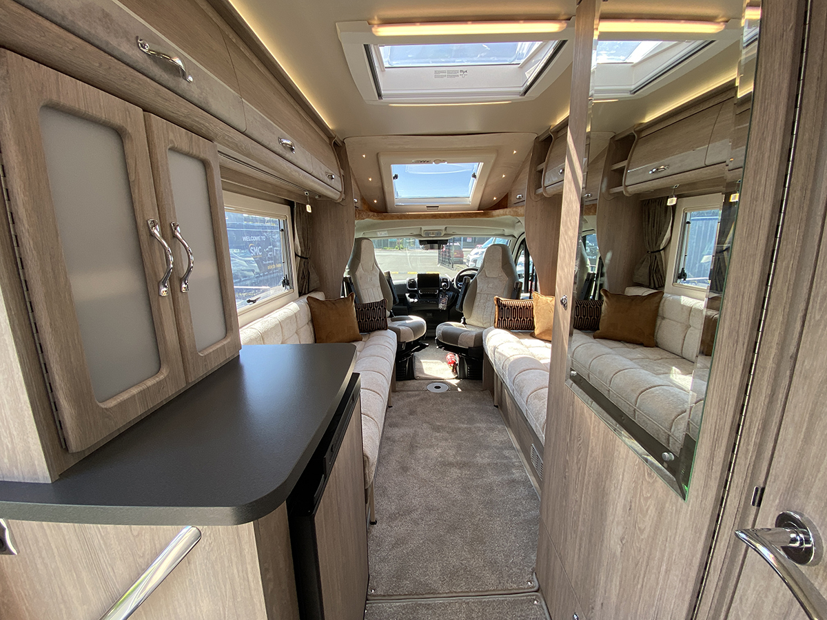 [2 berth ]Auto-Sleepers NUEVO EK PLUS