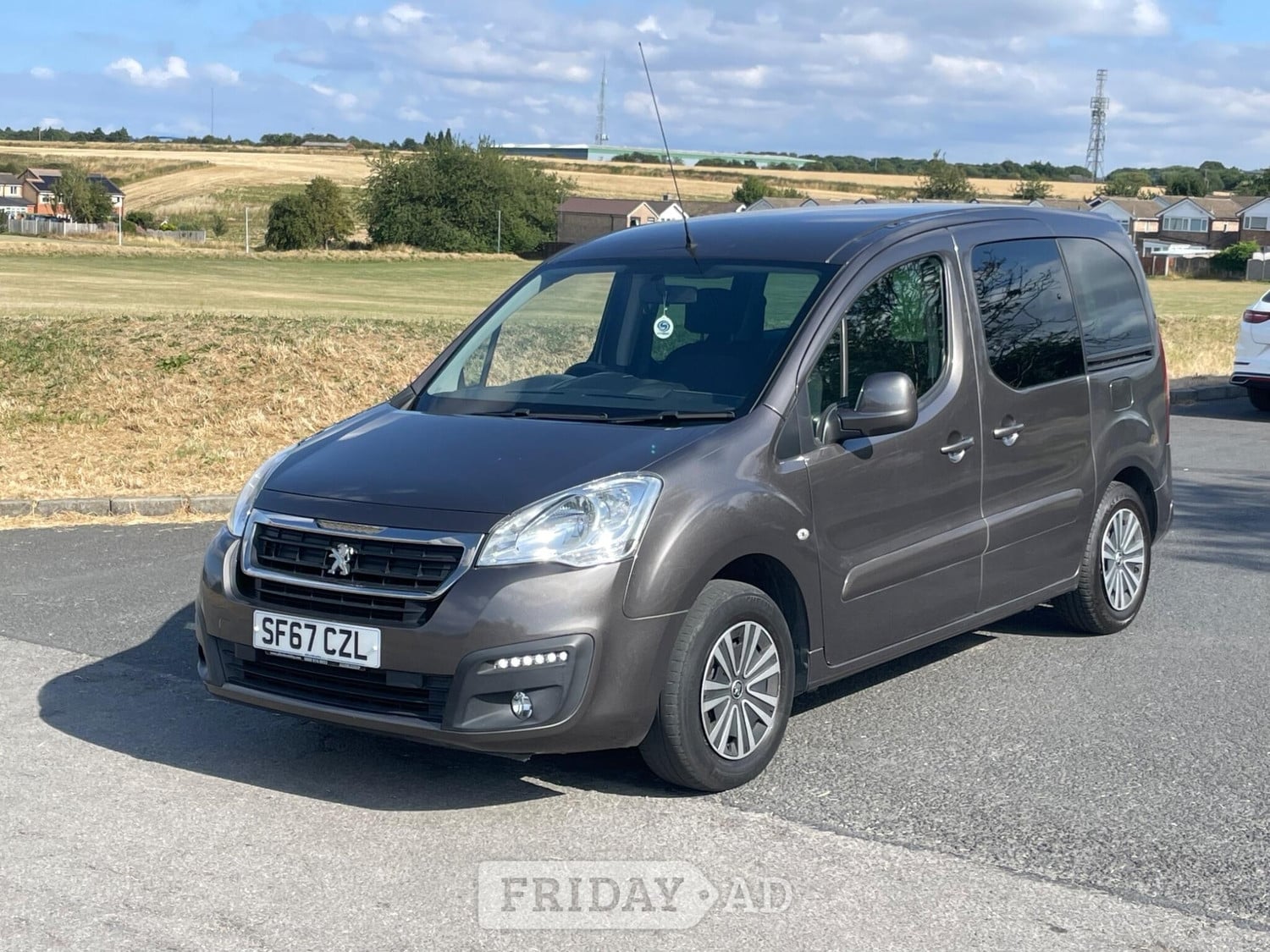 Peugeot Partner Tepee 2017 - Cars in Leeds