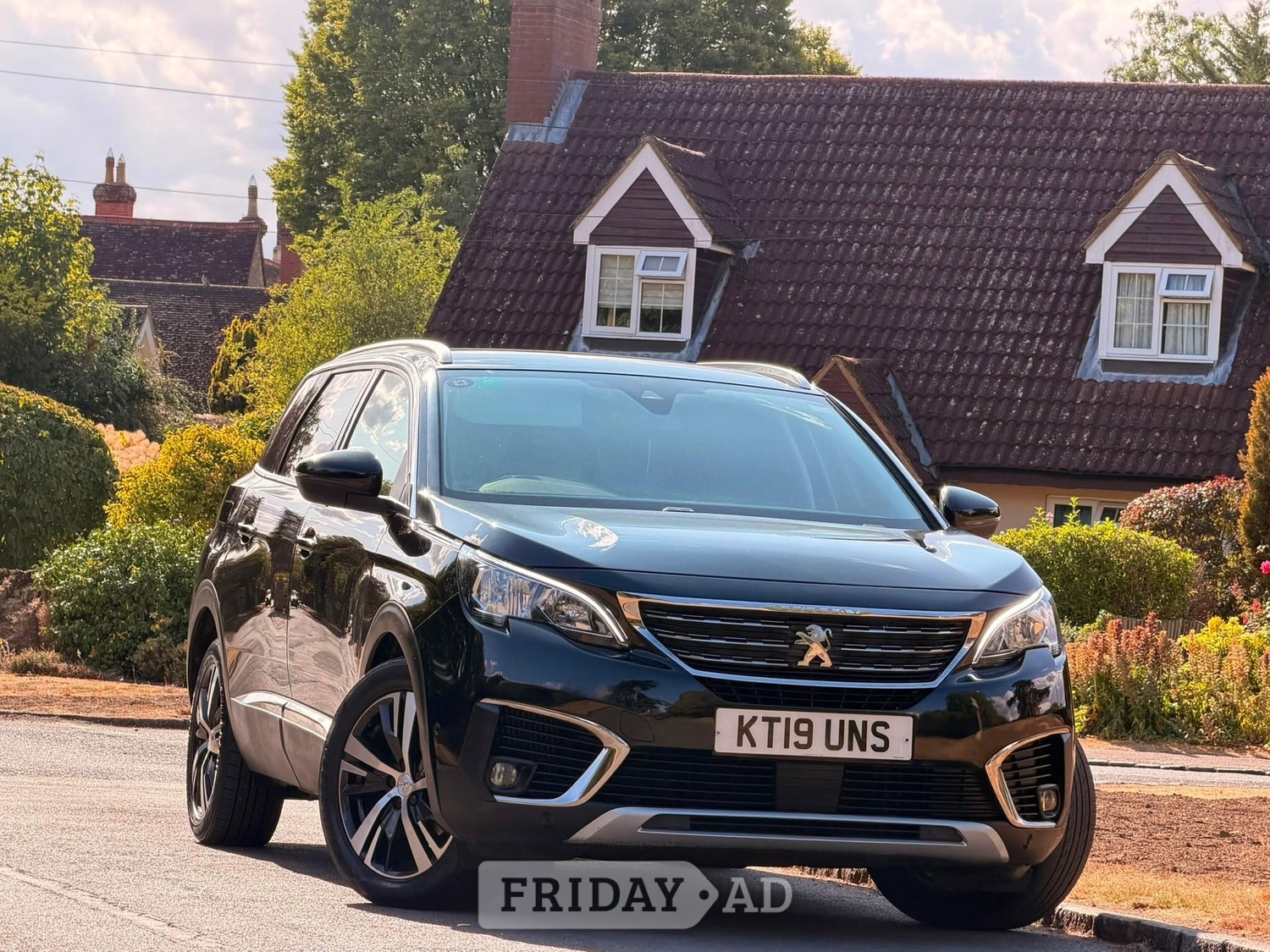 Peugeot 5008 2019 in Bedford