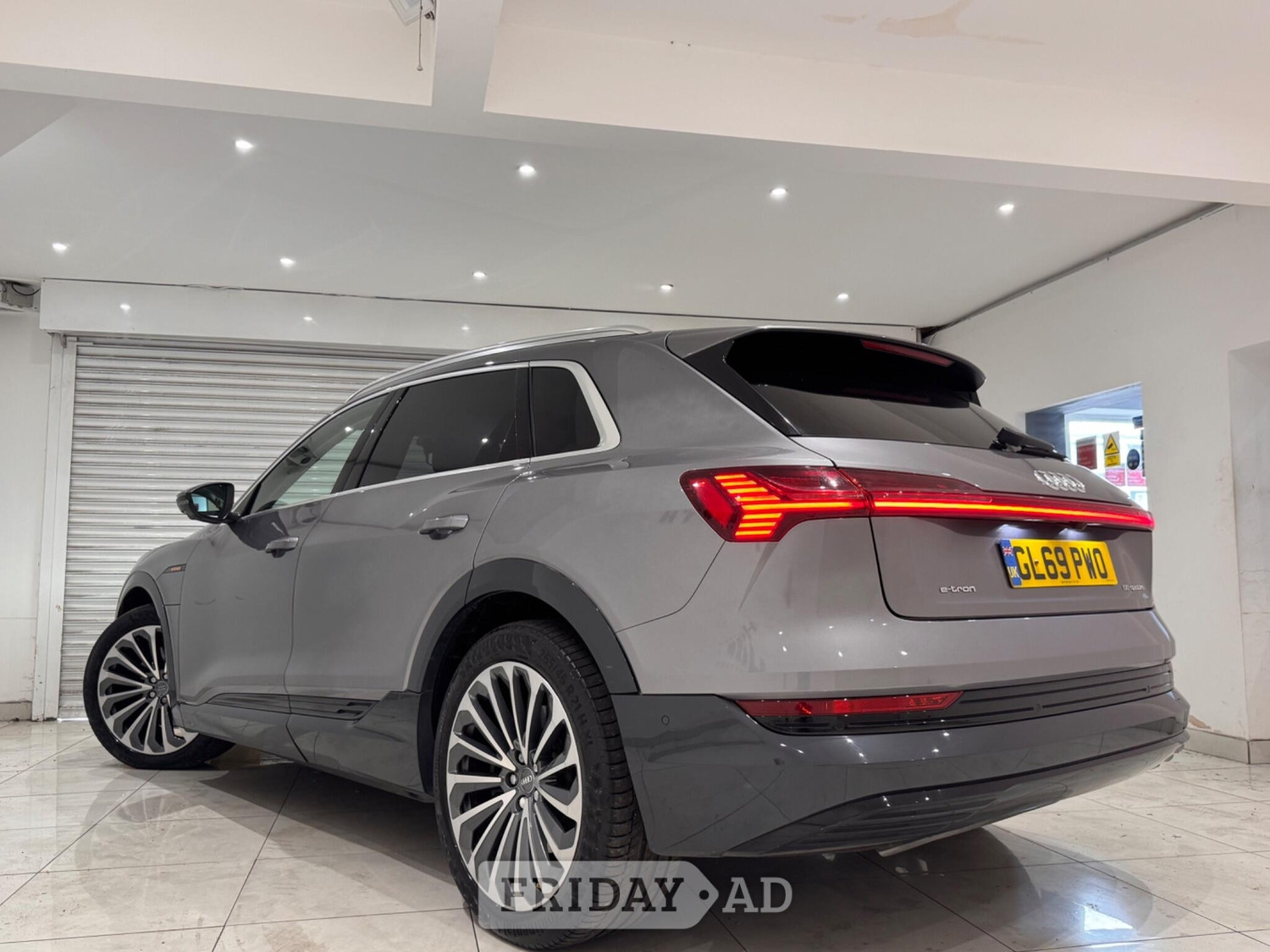 [ berth ]Audi e-tron
