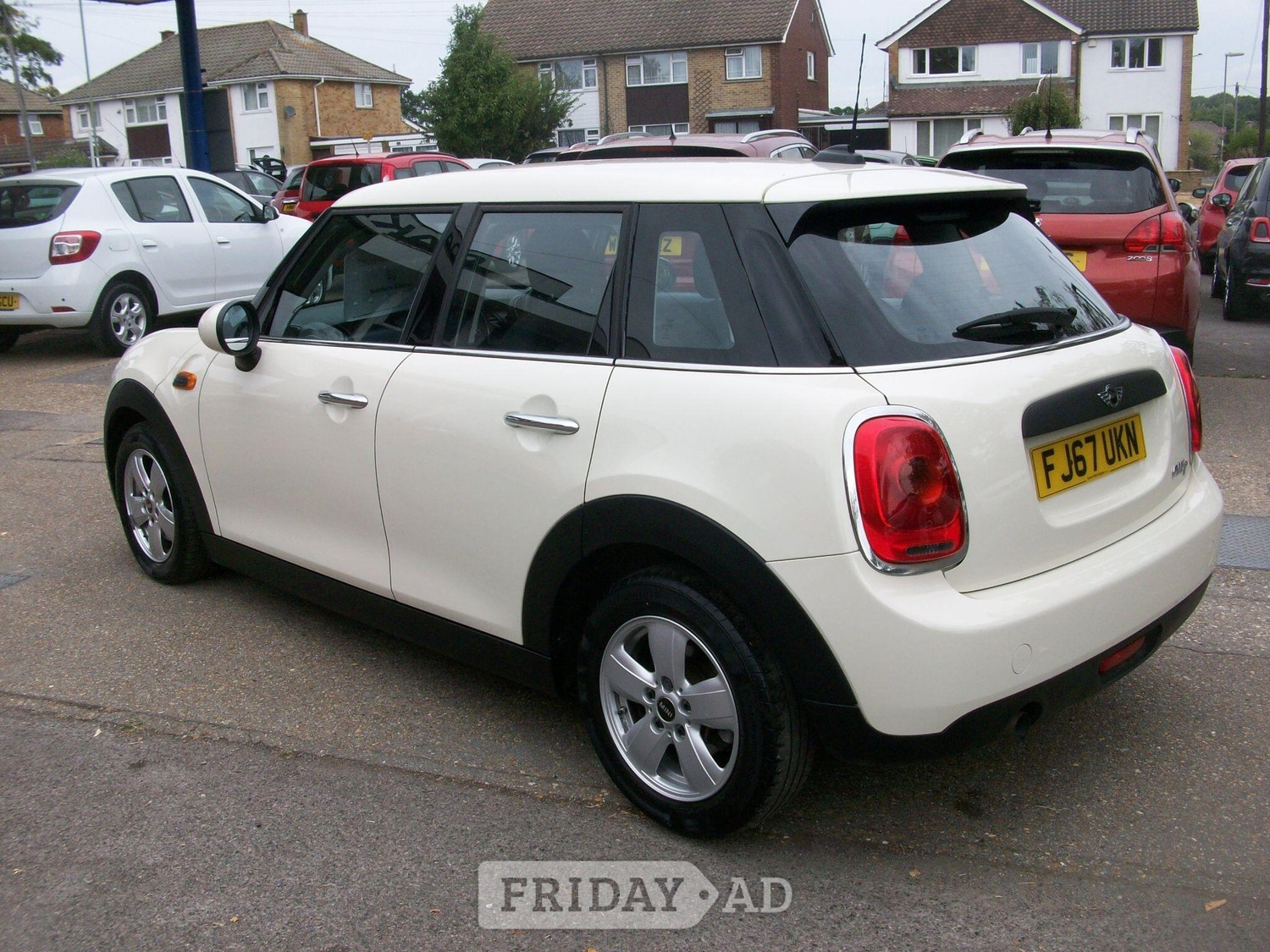 Mini Hatch 2017 - Cars