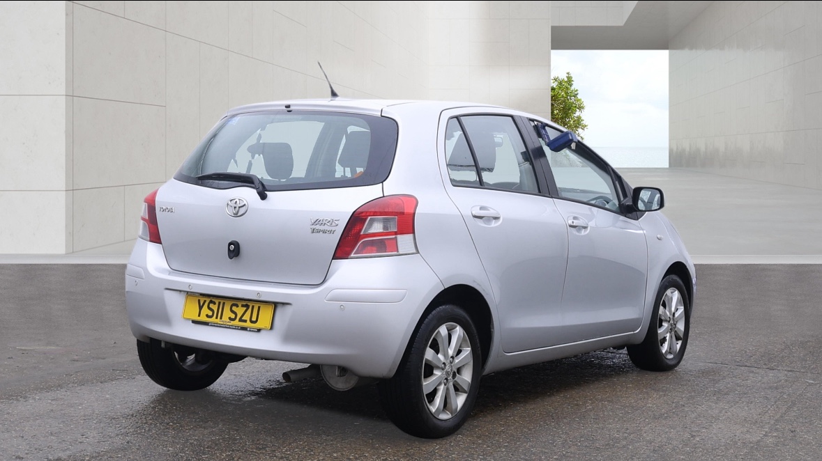Toyota Yaris 2011 - Cars in Ashford