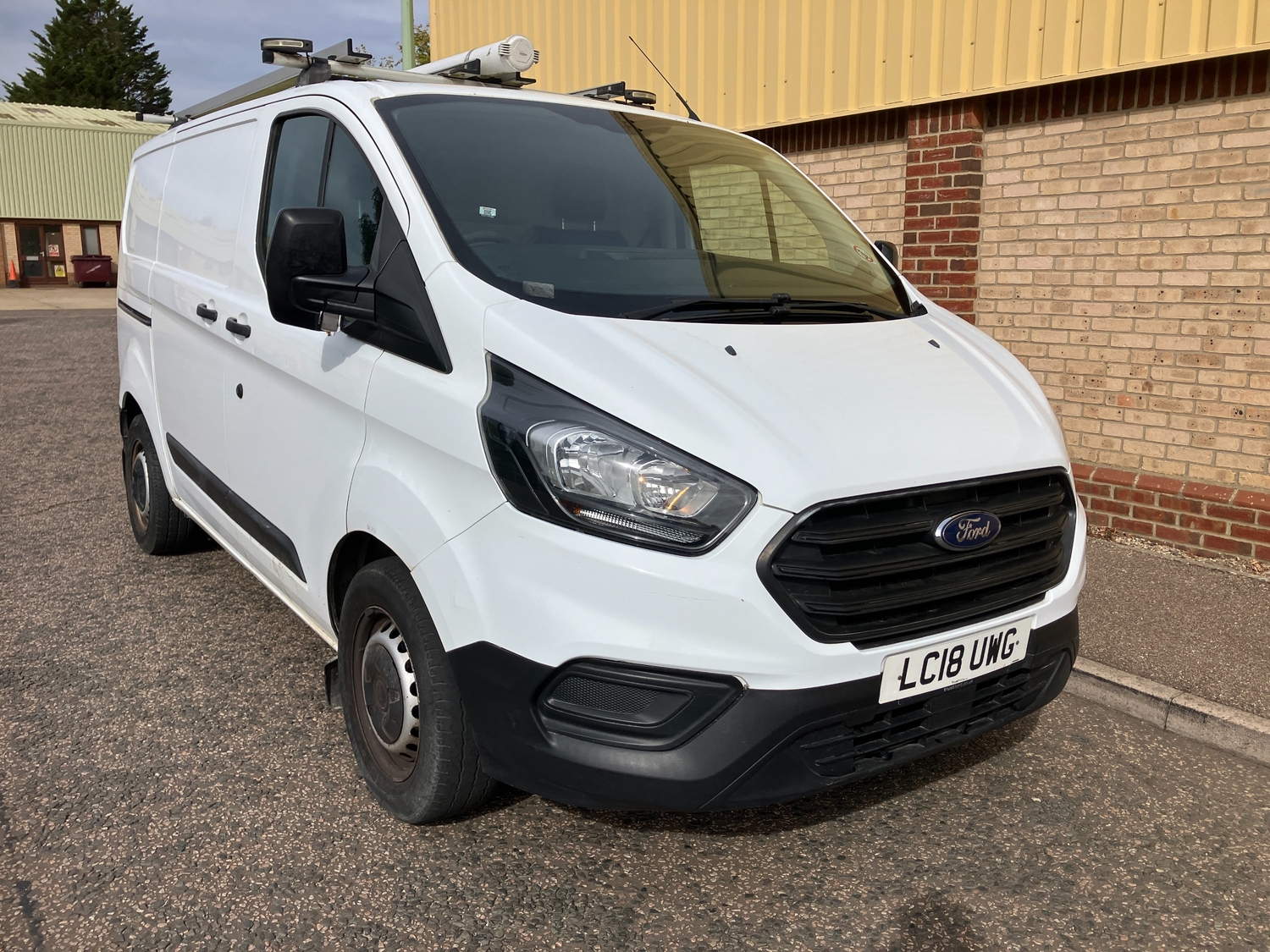 [ berth ]Ford Transit Custom