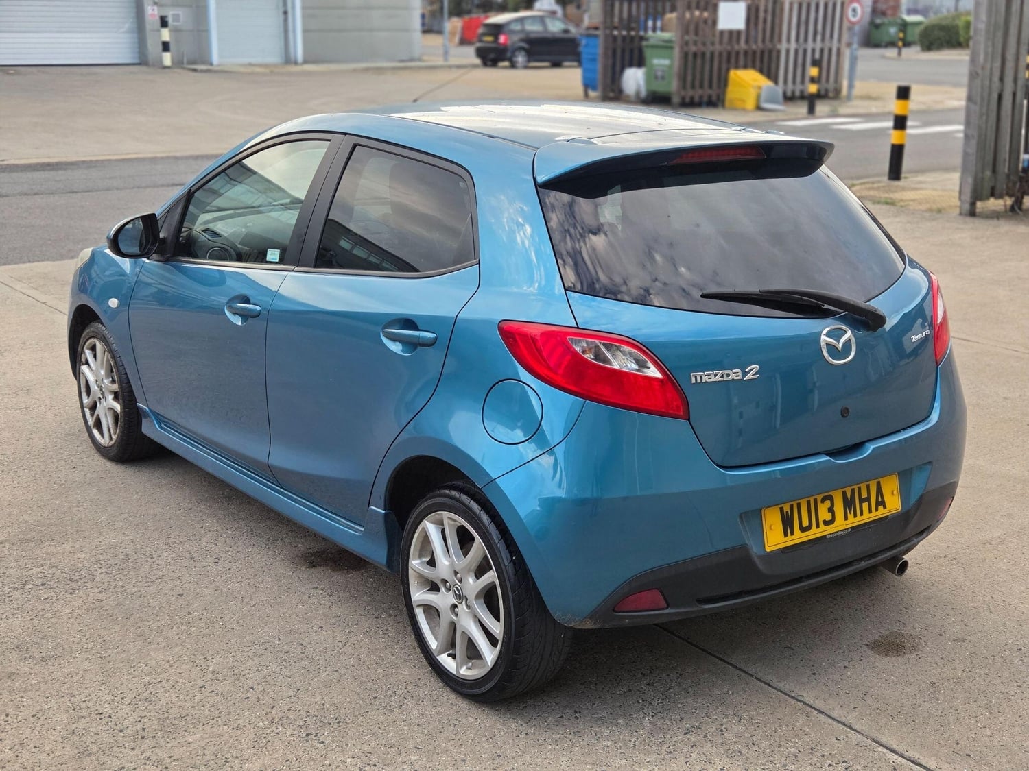 [ berth ]Mazda Mazda2