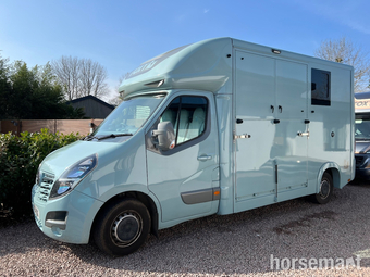 Foxy  Vauxhall Horsebox