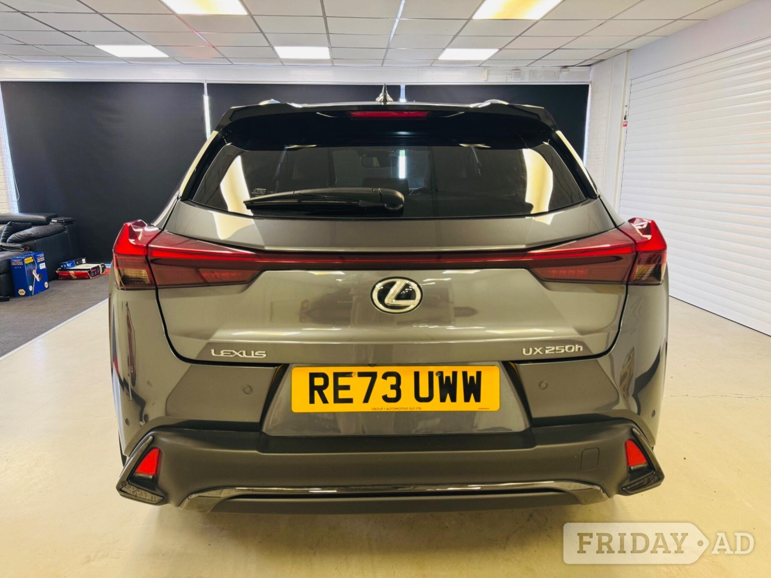 Lexus UX 2023 - Cars