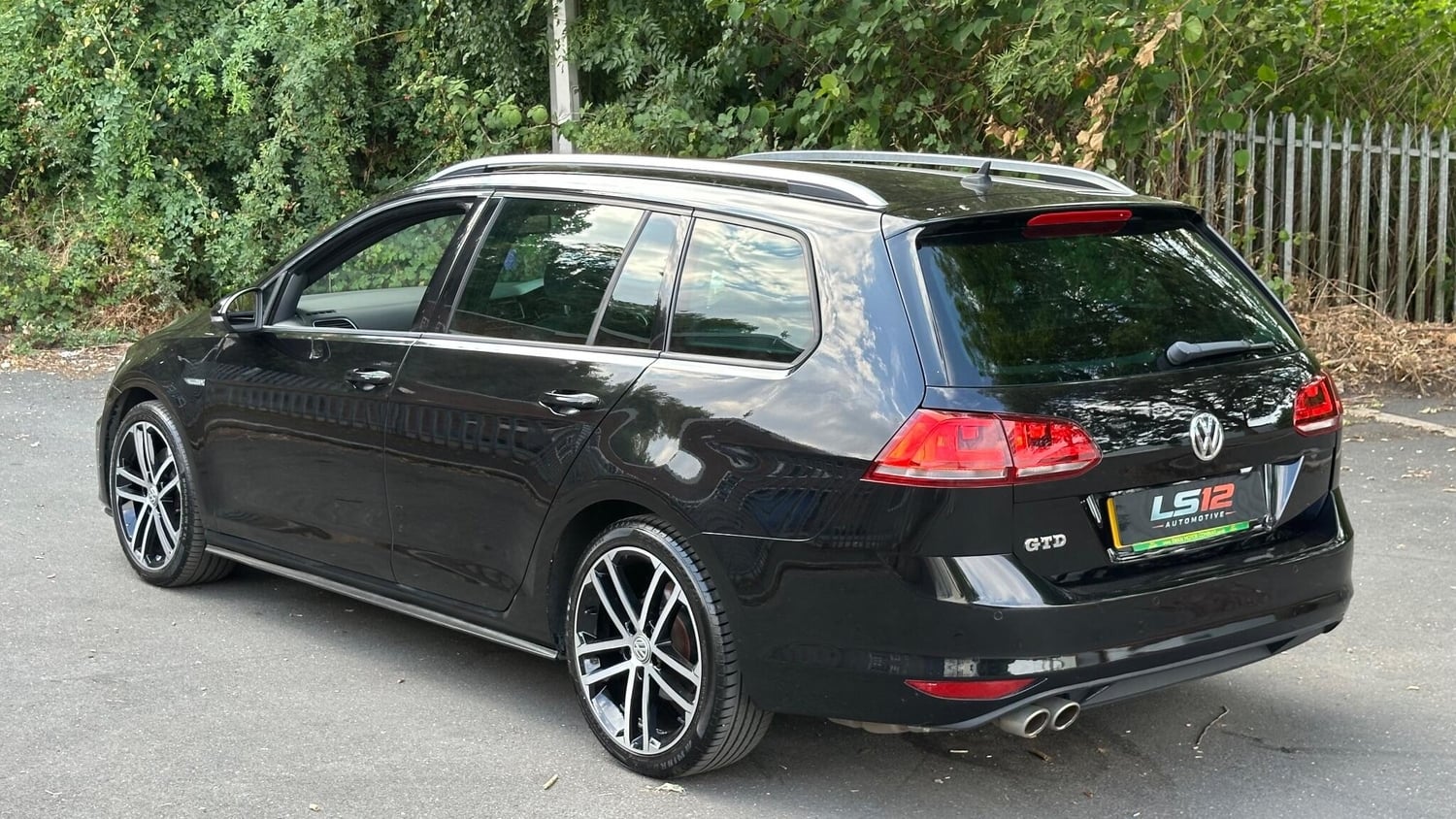 Volkswagen Golf 2016 - Cars in Leeds