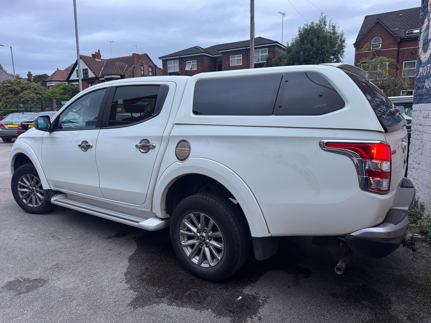 Mitsubishi L200 Manchester