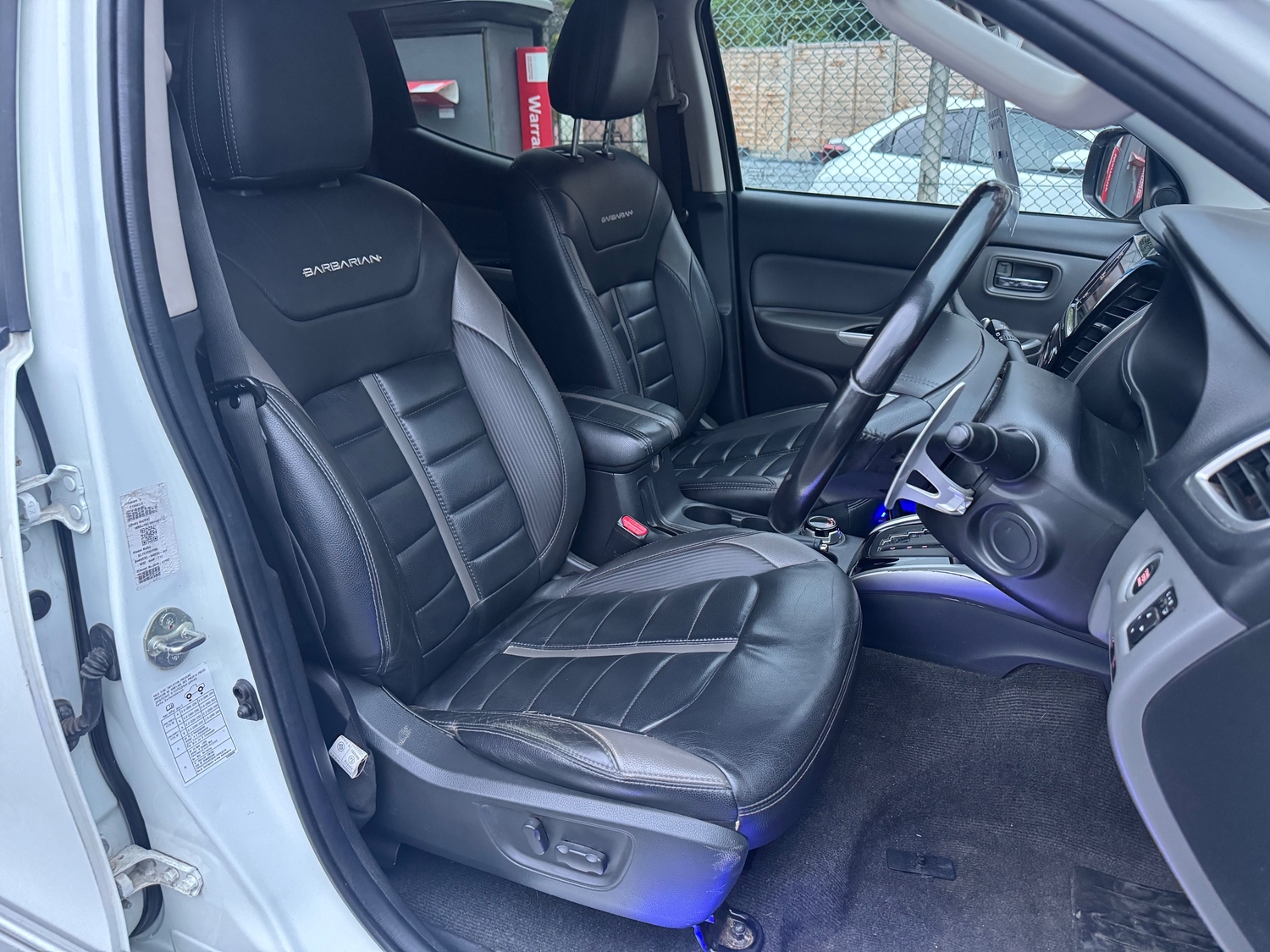 [ berth ]Mitsubishi L200