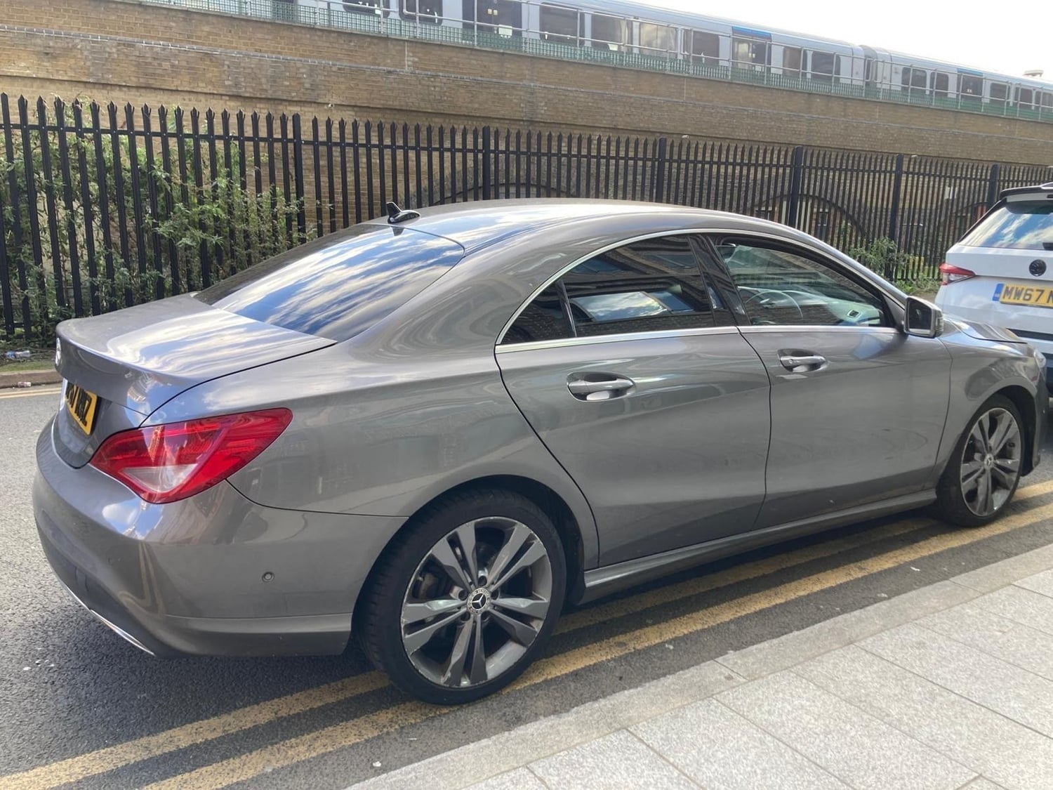 [ berth ]Mercedes-Benz CLA Class