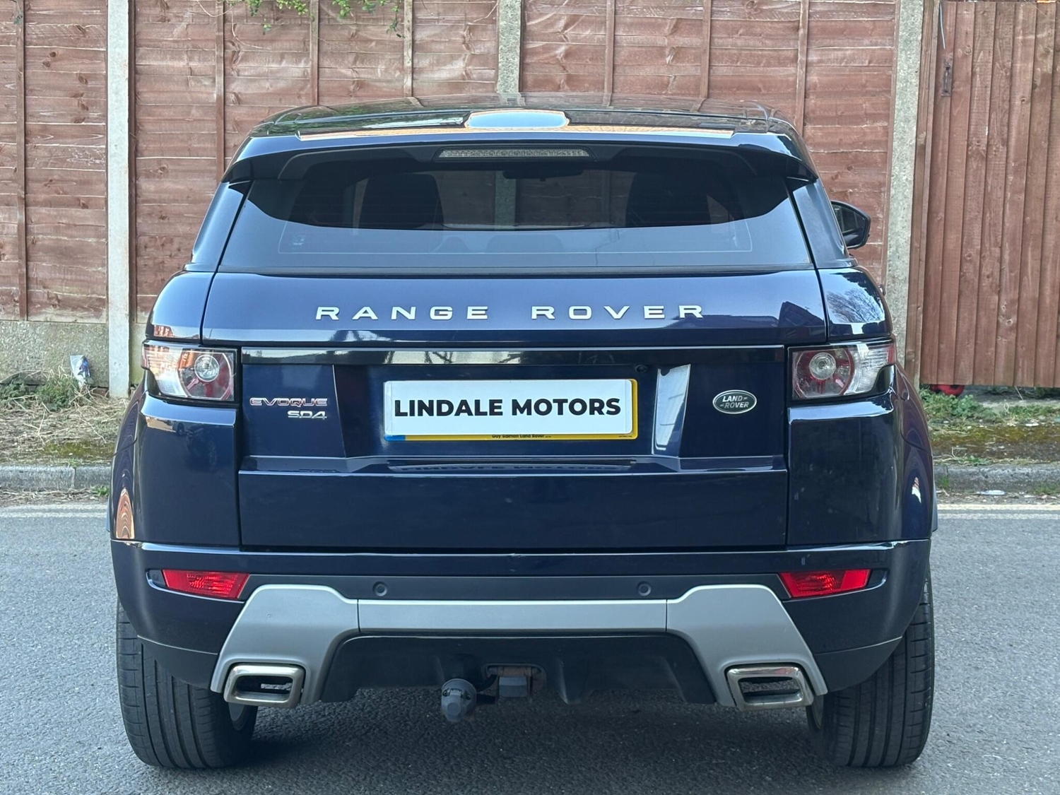 [ berth ]Land Rover Range Rover Evoque