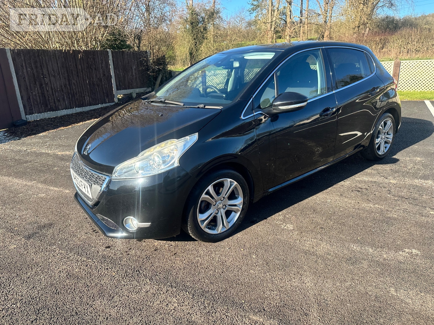 Peugeot 208 2013 - Cars in Slough