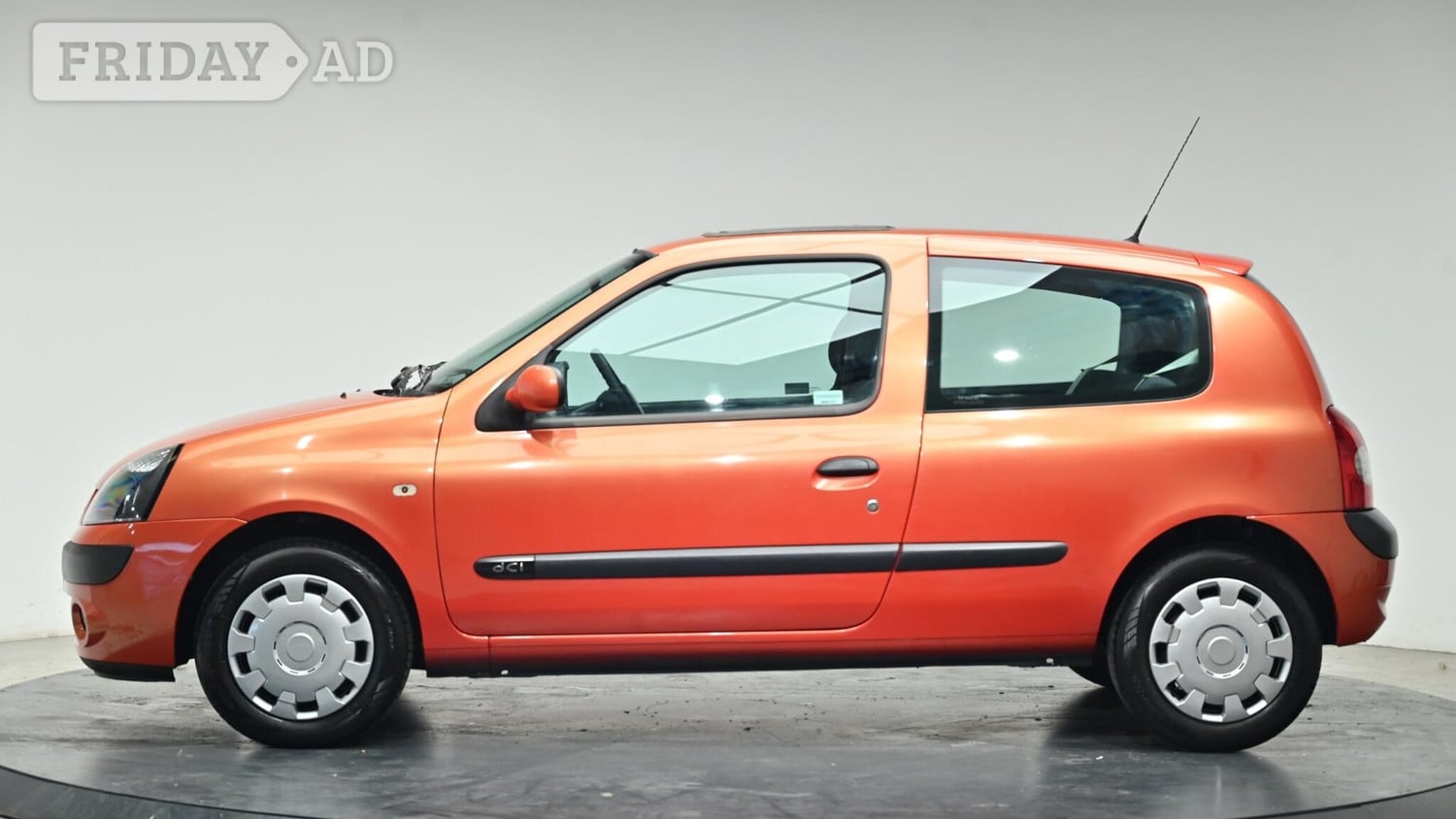 [ berth ]Renault Clio