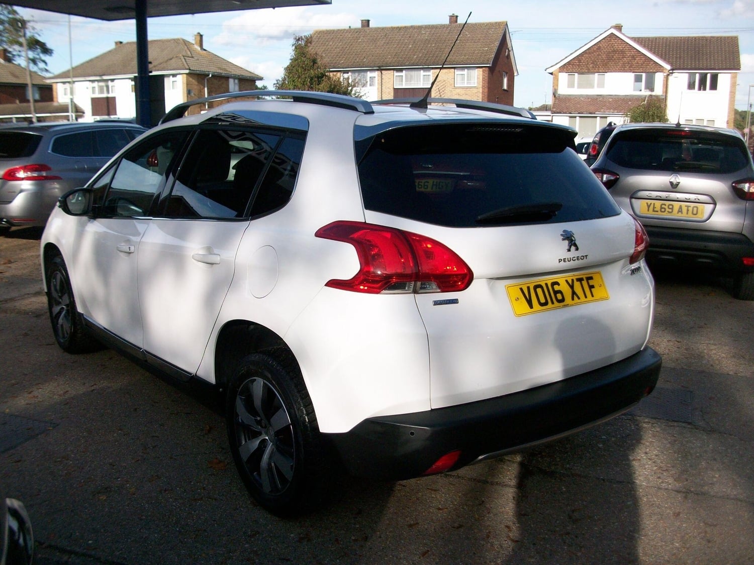 Peugeot 2008 2016 - Cars