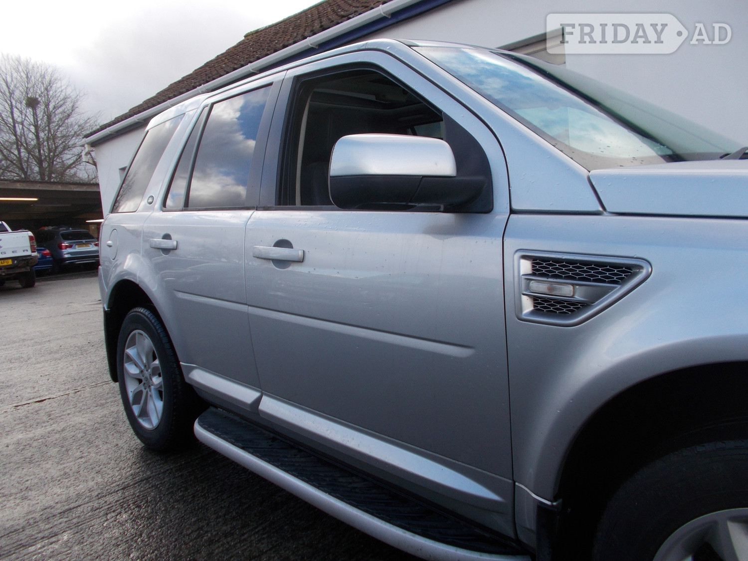 [ berth ]Land Rover Freelander 2