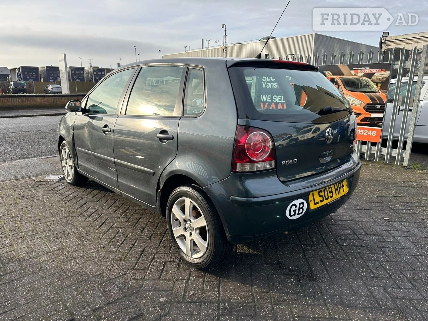 [ berth ]Volkswagen Polo