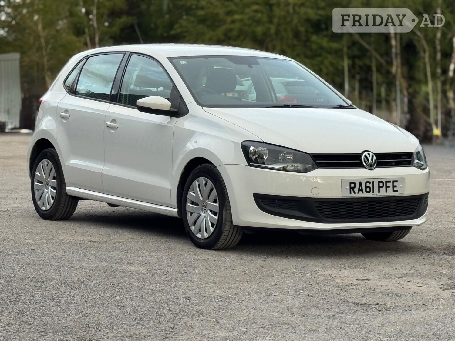 Volkswagen Polo 2011 - Cars in Farnham