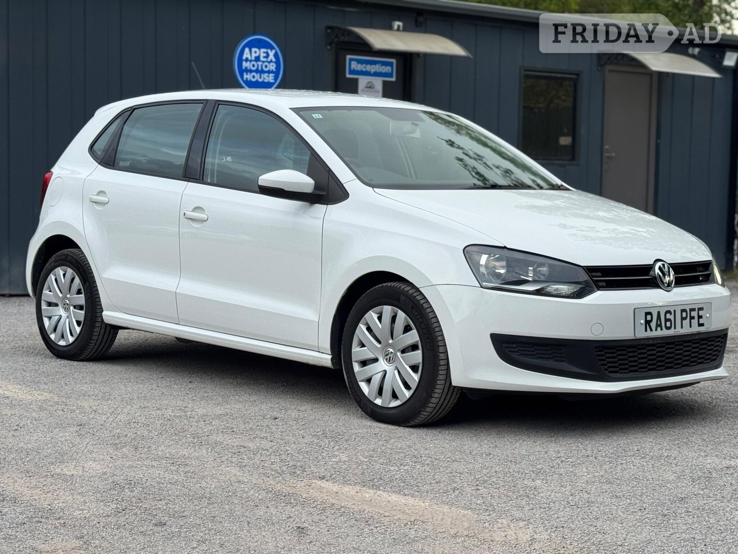 Volkswagen Polo 2011 - Cars