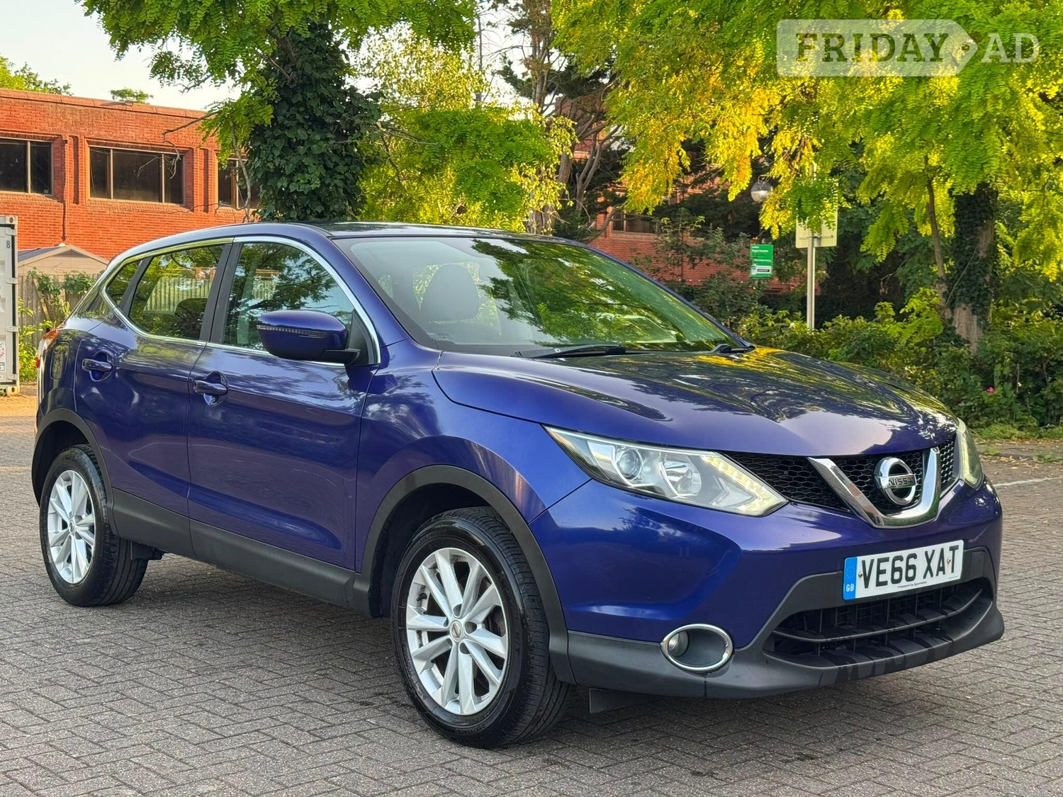Nissan Qashqai 2016 in Hillingdon