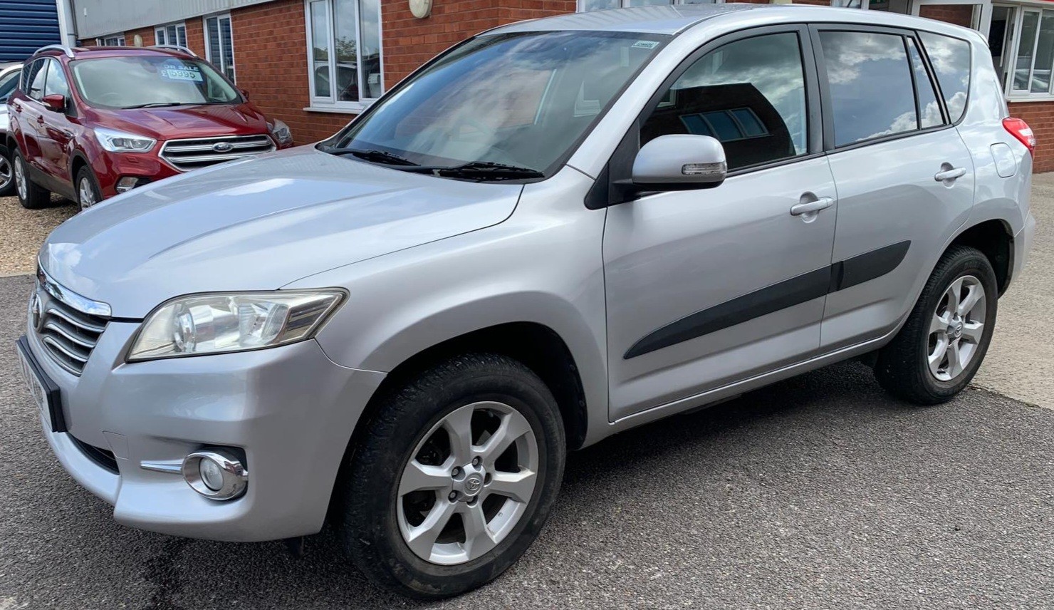 Toyota RAV4 2011 - Cars