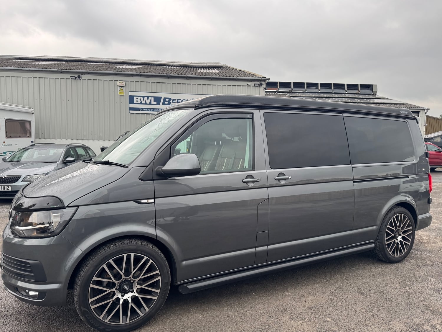 [ berth ]Volkswagen Transporter T6 Campervan