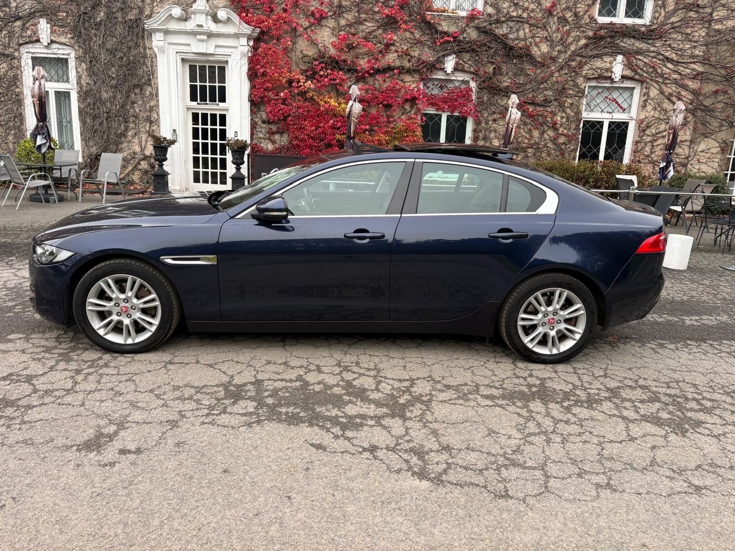 [ berth ]Jaguar XE