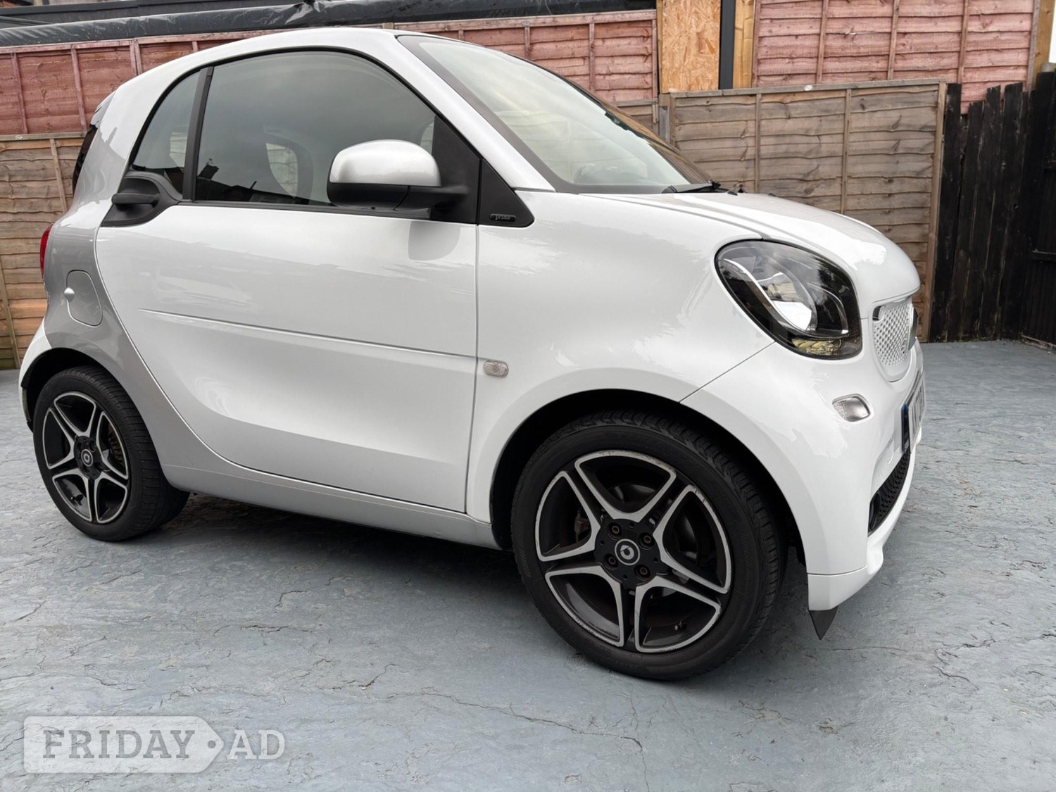 Smart ForTwo 2017 in Hillingdon