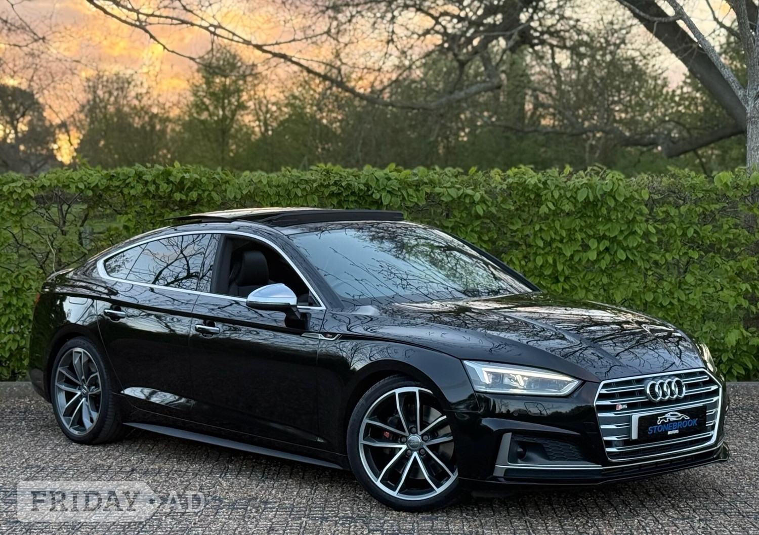 Audi S5 2017 in Hillingdon