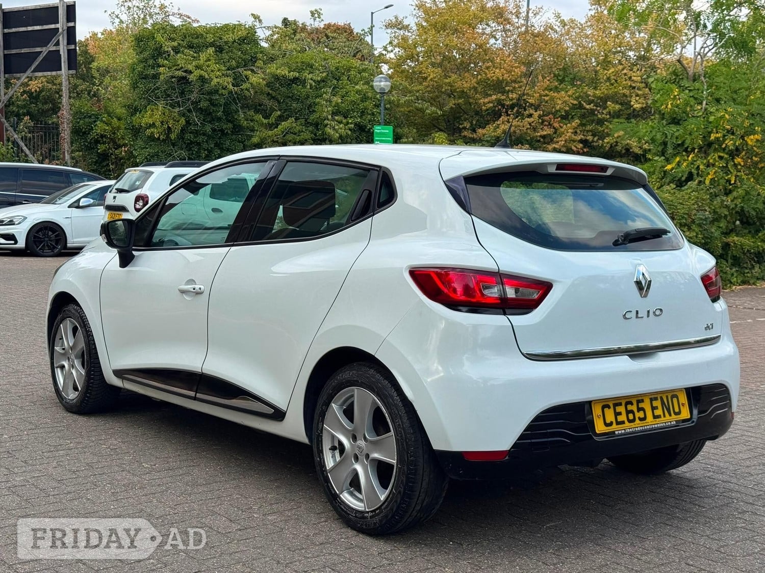 Renault Clio 2015 - Cars in Hillingdon