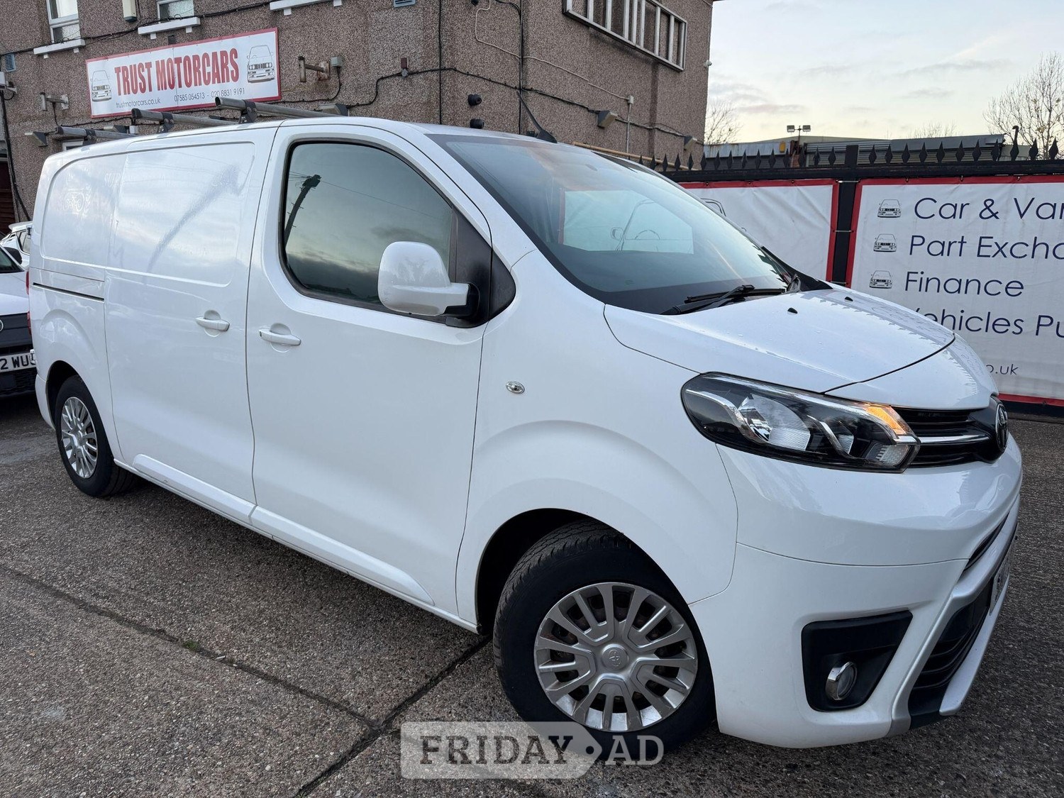 Toyota ProAce 2017 in Hounslow