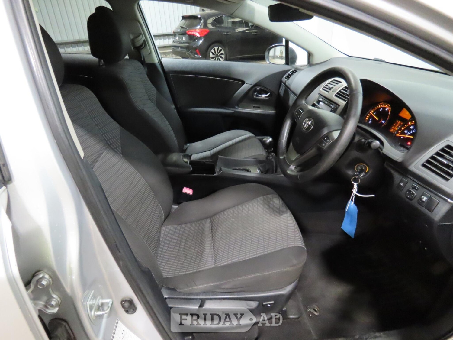 Toyota Avensis 2012 - Cars