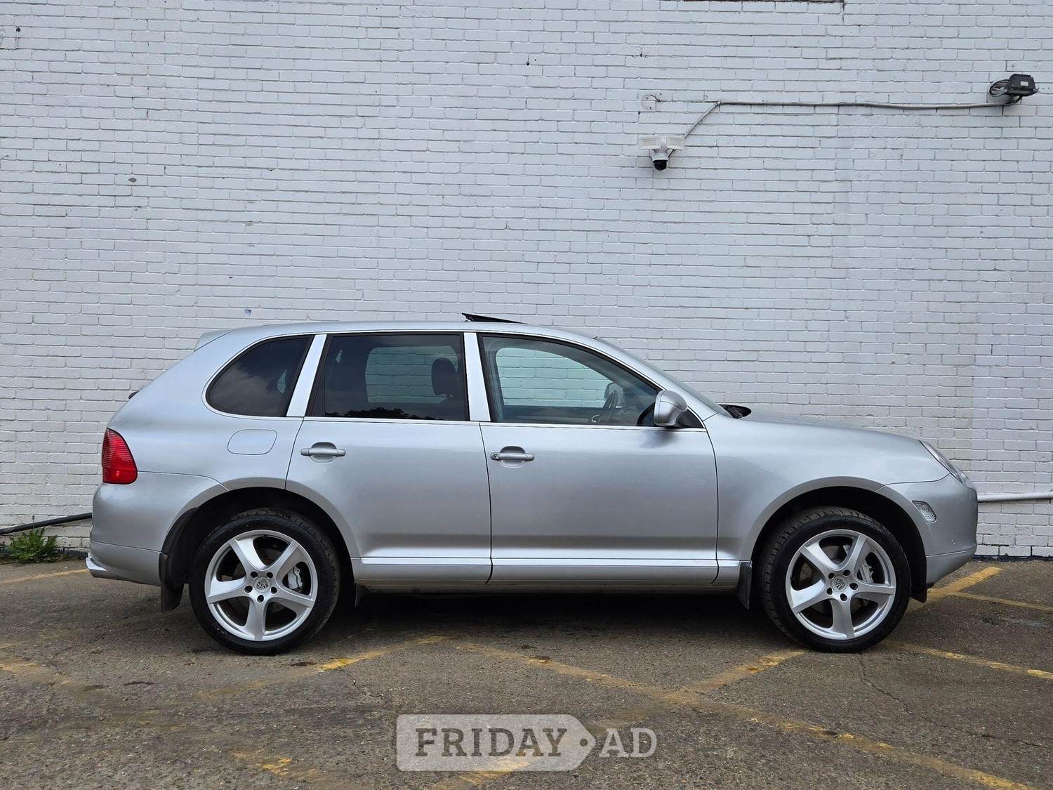 [ berth ]Porsche Cayenne