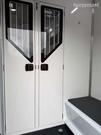 John Oates Transporter professional plus  Renault Horsebox