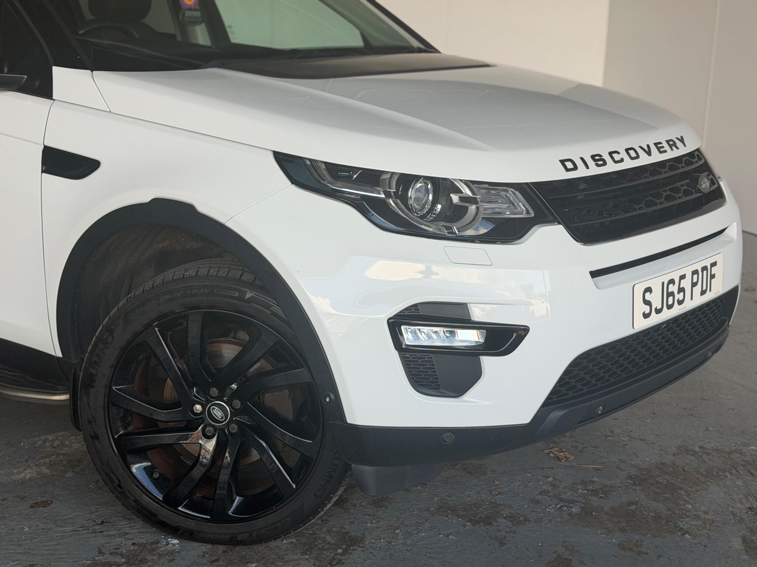 [ berth ]Land Rover Discovery Sport
