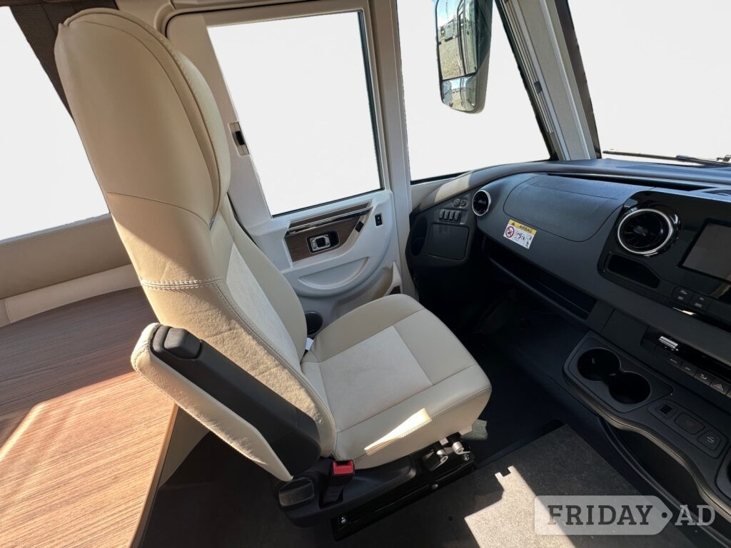[4 berth ]Carthago Chic C-Line I 4.9 LE