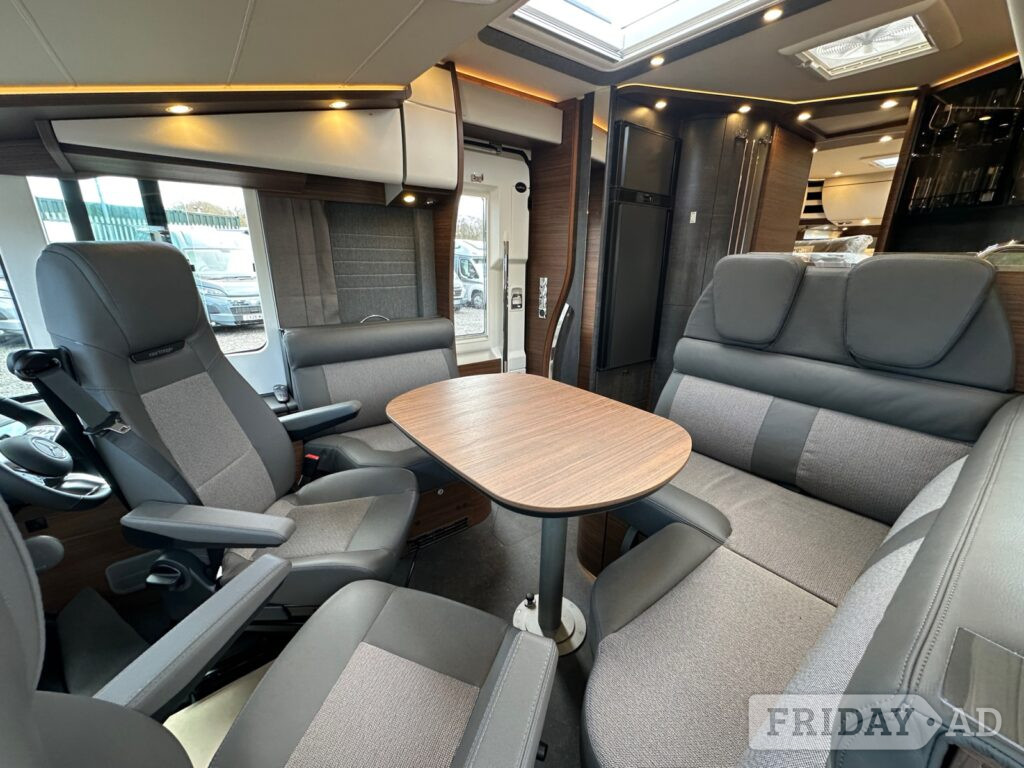 [4 berth ]Carthago I 4.9 LE Chic C-Line