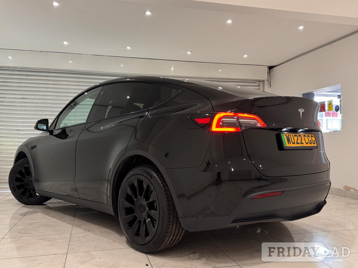 Tesla Model Y 2022 - Cars in Hounslow