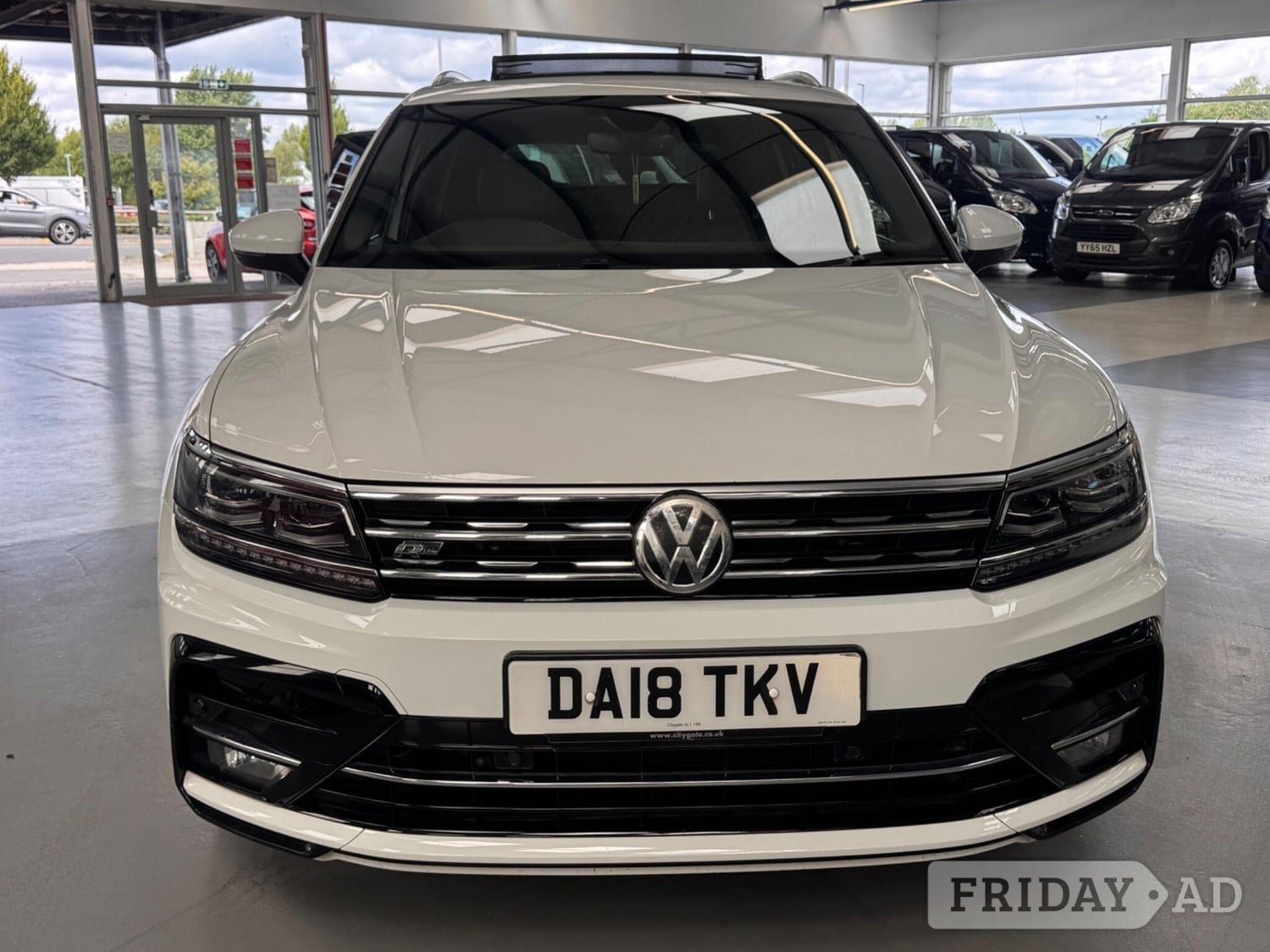 Volkswagen Tiguan 2018 - Cars