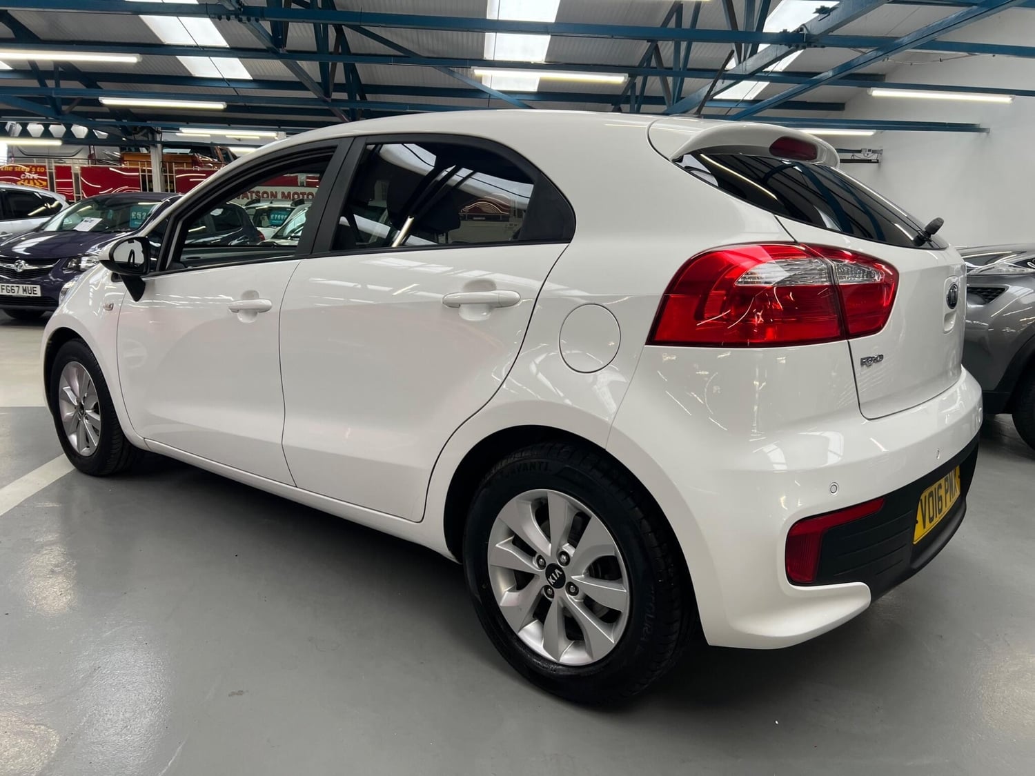 Kia Rio 2016 - Cars in Bolton