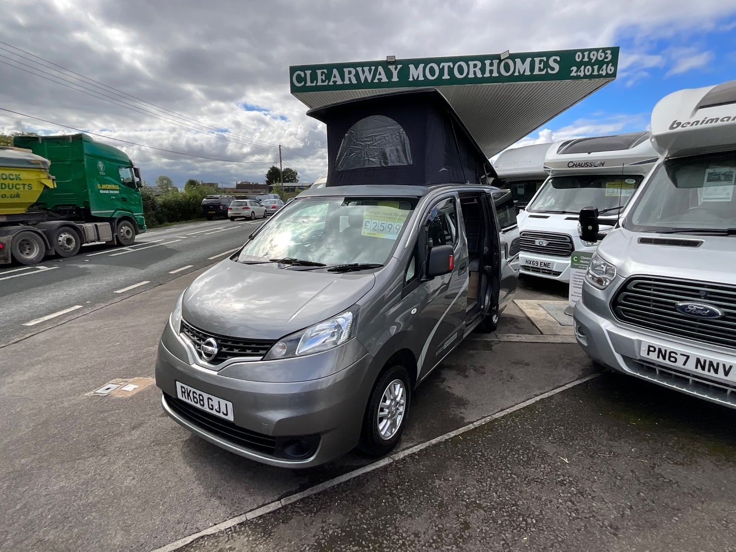 [ berth ]Nissan NV200