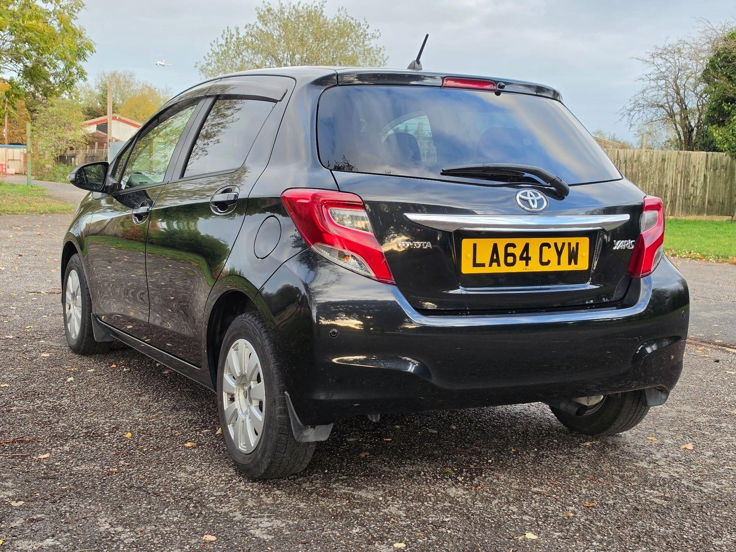 Toyota Yaris 2015 - Cars in Ashford