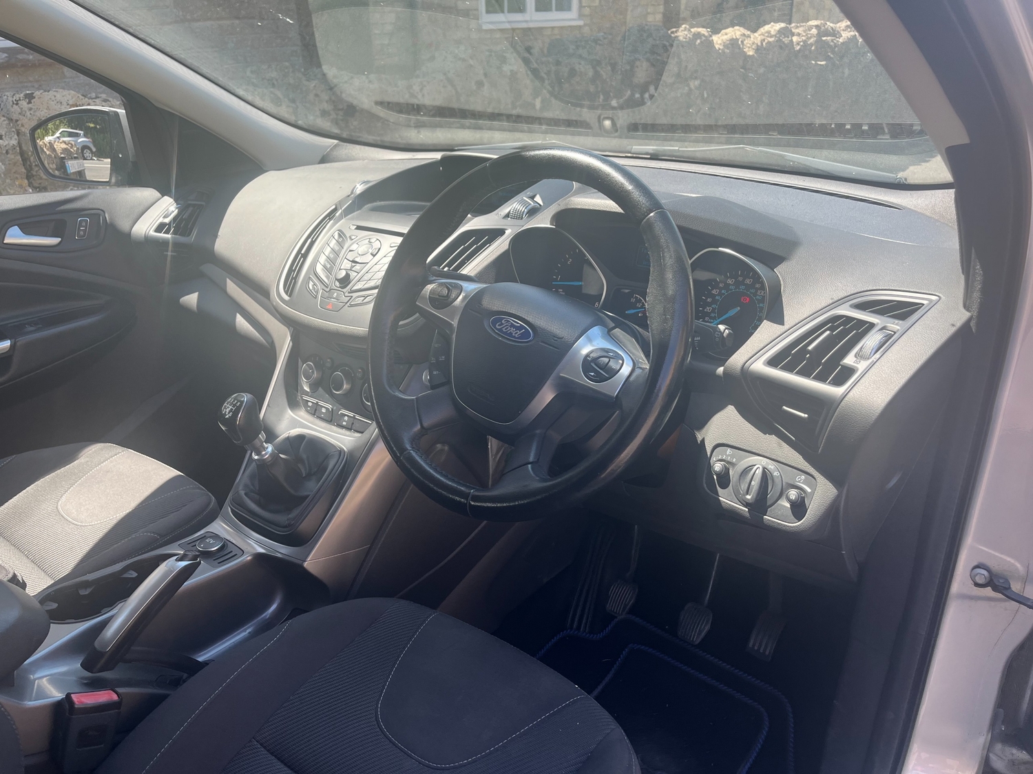 [ berth ]Ford Kuga