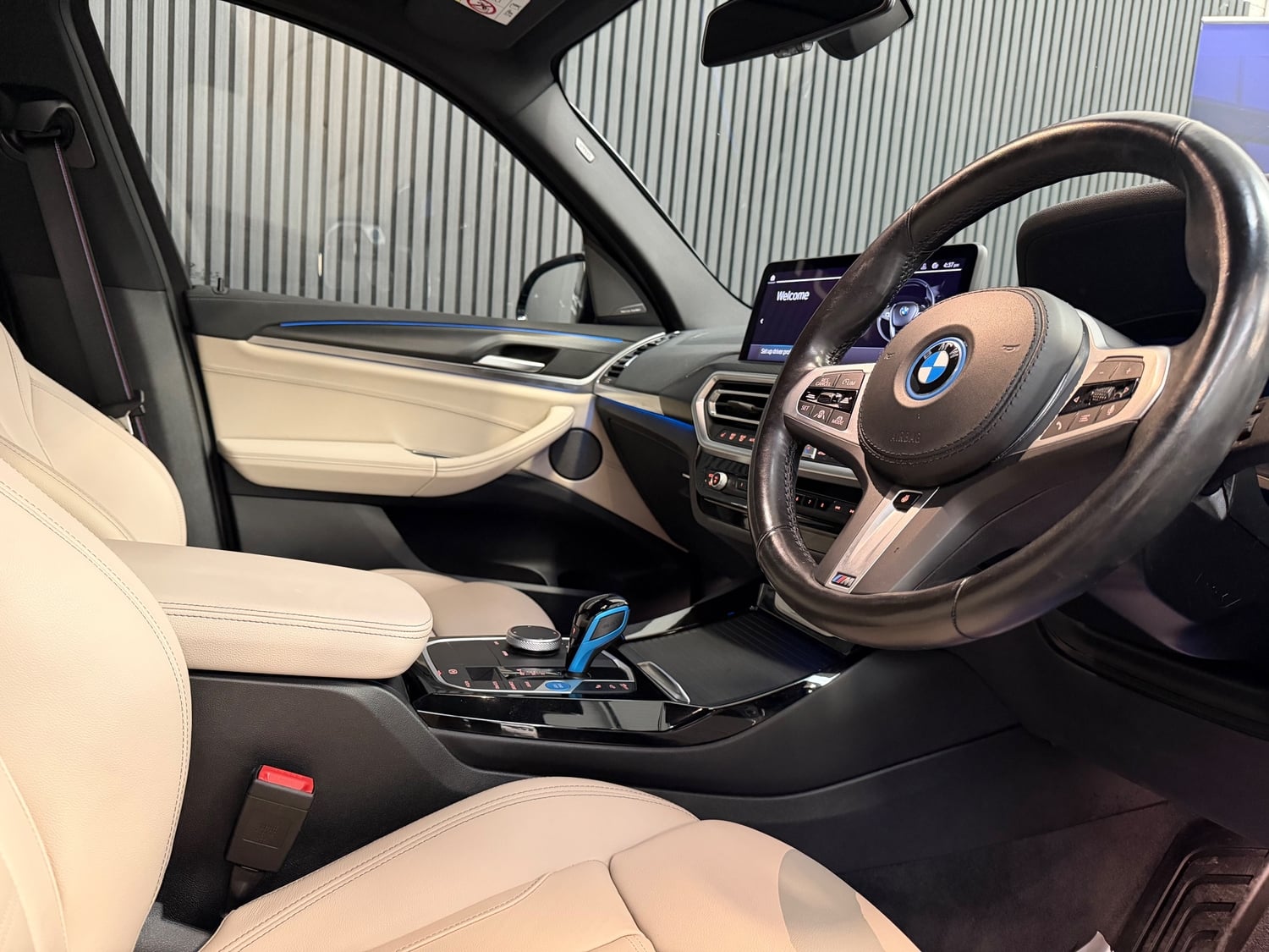 [ berth ]BMW iX3