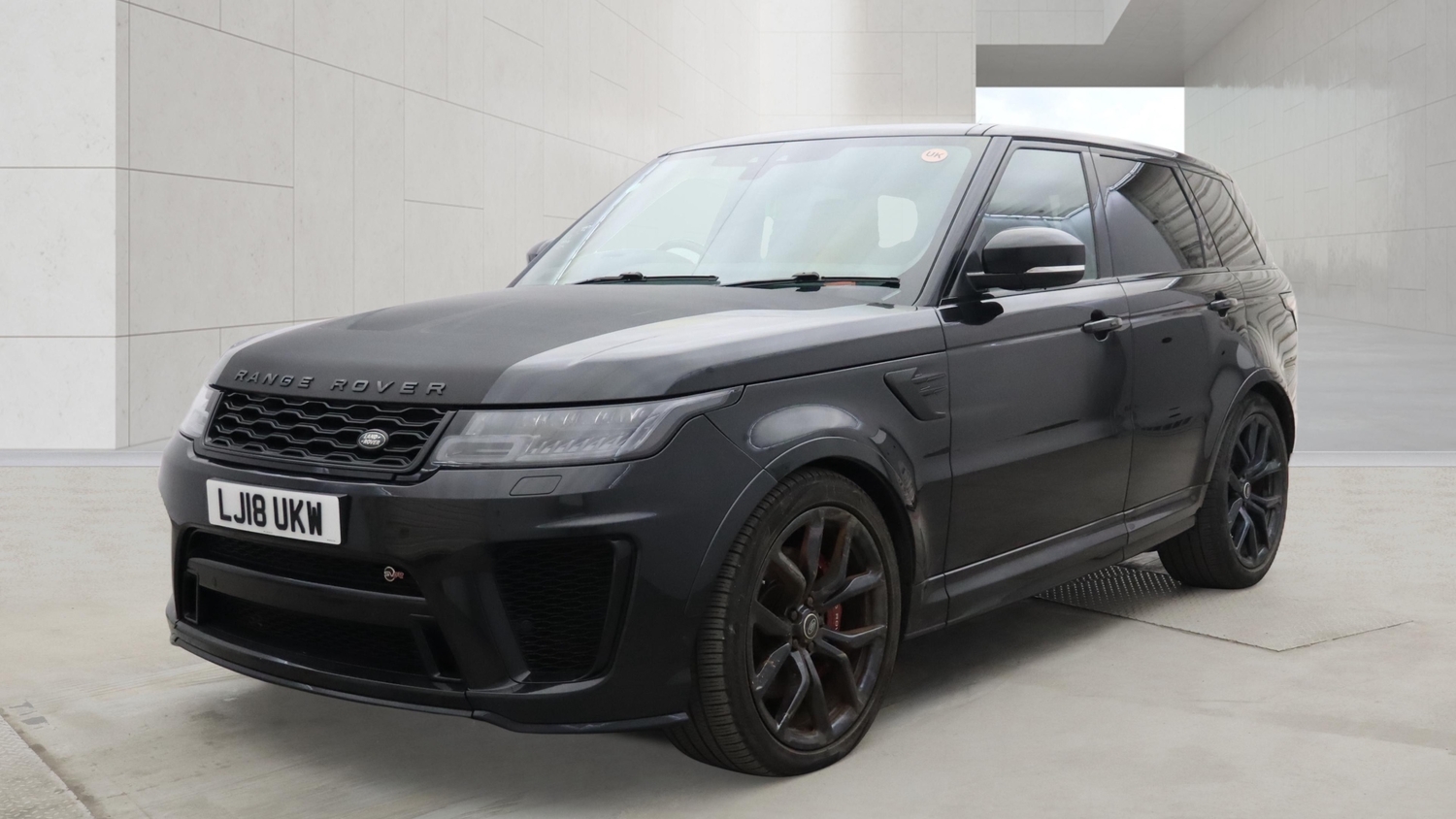 [ berth ]Land Rover Range Rover Sport