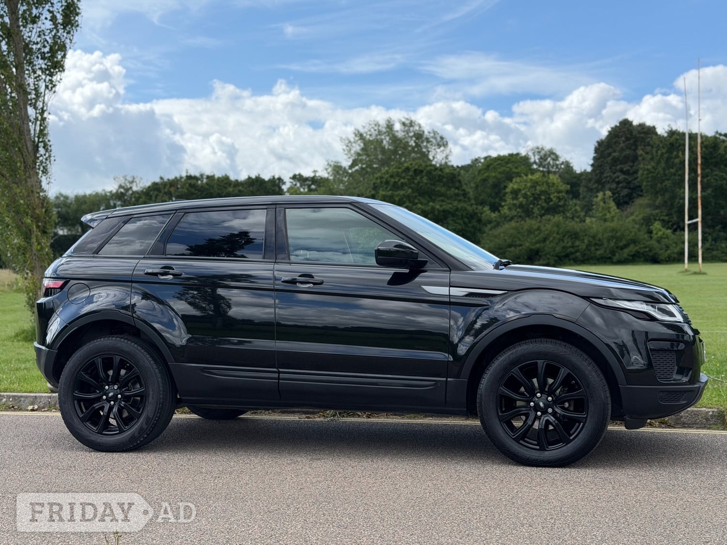 [ berth ]Land Rover Range Rover Evoque